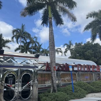 Moonlite Diner - Diners Near Me - Fort Lauderdale, Florida