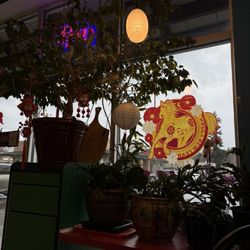 Pedeltweezer's Chinese & Pizza - Inside