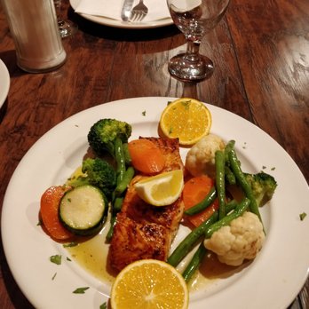 Sabor Unido - Salmon with vegetables - Portuguese Near Me - Newark, New Jersey Sabor Unido - Salmon with vegetables - Portuguese Near Me - Newark, New Jersey