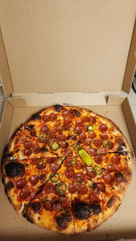 Heartbreakers Pizza Logo