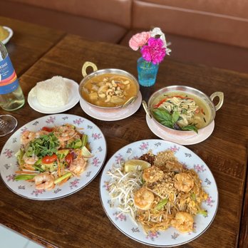 Thai District Restaurant - Thai Near Me - Brownsburg, Indiana Thai District Restaurant - Thai Near Me - Brownsburg, Indiana