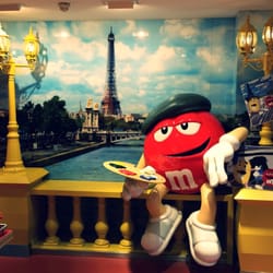 M&M's - Inside the shop French theme :)