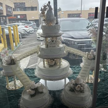Mey Fung Bakery - A cake that is so detailed! - Bakeries Near Me - Van Nuys, California