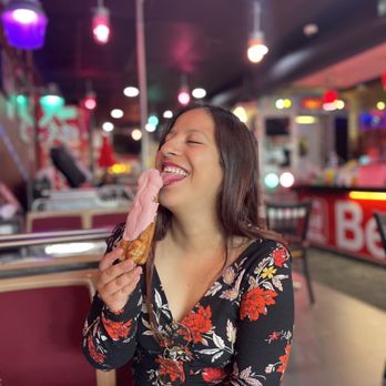 Willies - Desserts Near Me - Chicago, Illinois Willies - Desserts Near Me - Chicago, Illinois