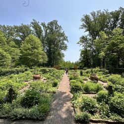 Cross Estate Gardens - Garden