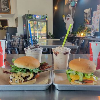 Blu Burgers & Brew - American Near Me - Mukilteo, Washington Blu Burgers & Brew - American Near Me - Mukilteo, Washington