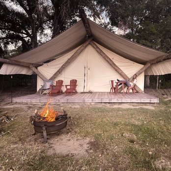 BlissWood Bed and Breakfast Ranch - Safari tent - Bed & Breakfast Near Me - Cat Spring, Texas