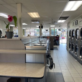 Sudz Laundry House - Laundry view from the back - Laundromat Near Me - Pico Rivera, California Sudz Laundry House - Laundry view from the back - Laundromat Near Me - Pico Rivera, California