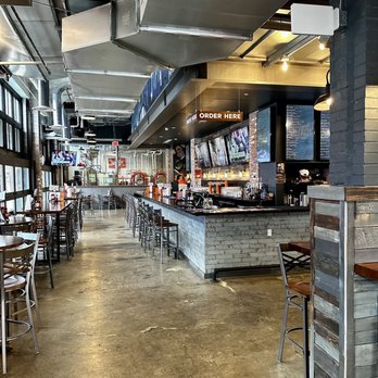 Sly Fox PGH Highline Brewery & Pub - Bar area - Brewpubs Near Me - Pittsburgh, Pennsylvania
