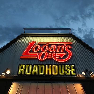 Logan's Roadhouse by null