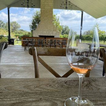 Becker Vineyards - Outdoor patio - Wine Tasting Room Near Me - Fredericksburg, Texas