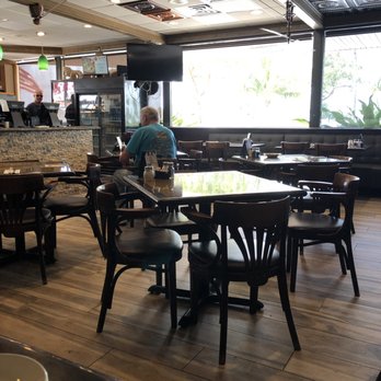 Zuccarelli - Inside tables - Pizza Near Me - Pompano Beach, Florida
