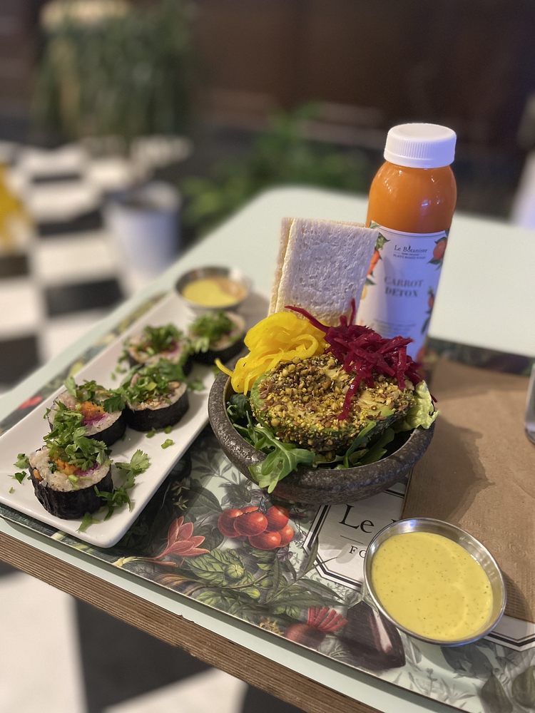 Social spots from Le Botaniste