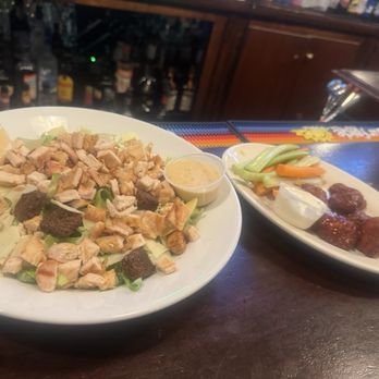 Beechmont Tavern - Censar salad and boneless wings honey garlic yummy - Chicken Wings Near Me - New Rochelle, New York Beechmont Tavern - Censar salad and boneless wings honey garlic yummy - Chicken Wings Near Me - New Rochelle, New York