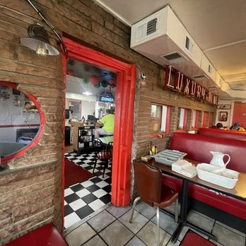 Luxury Diner - Diners Near Me - Cheyenne, Wyoming Luxury Diner - Diners Near Me - Cheyenne, Wyoming