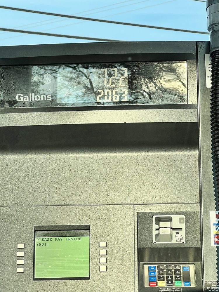 QUIK STOP Updated October 2024 15 Reviews 8696 Greenback Ln