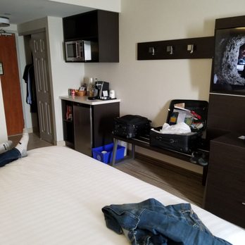 Holiday Inn Express & Suites Brampton - Hotels Near Me - Brampton, Ontario Holiday Inn Express & Suites Brampton - Hotels Near Me - Brampton, Ontario