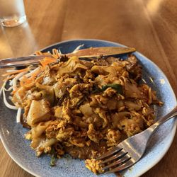 Myra Cafe’ - Beef Drunken noodle