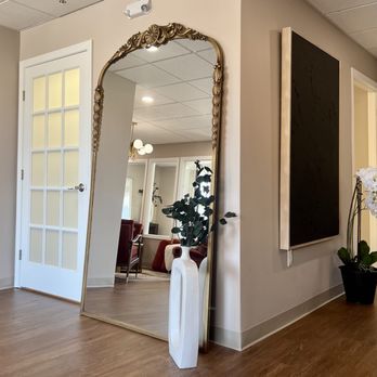 Grace Medical Aesthetics - Details of the interior of Grace Medical Aesthetics Southington office. - Medical Spas Near Me - Southington, Connecticut Grace Medical Aesthetics - Details of the interior of Grace Medical Aesthetics Southington office. - Medical Spas Near Me - Southington, Connecticut
