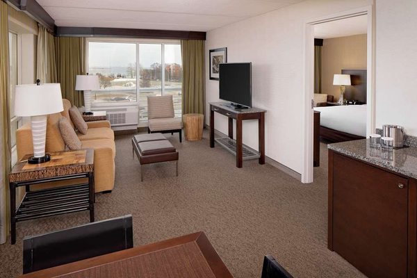 DoubleTree by Hilton Boston Bayside by null
