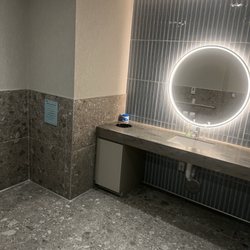 DISC Sports & Spine Center - Marina del Rey - Bathroom in your room