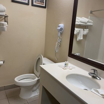 Comfort Suites Airport - Hotels Near Me - Jacksonville, Florida