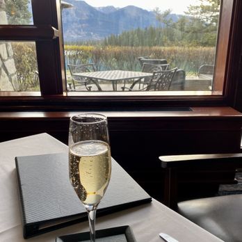 Orso Trattoria - Lakeside ambience - Italian Near Me - Jasper, Alberta Orso Trattoria - Lakeside ambience - Italian Near Me - Jasper, Alberta