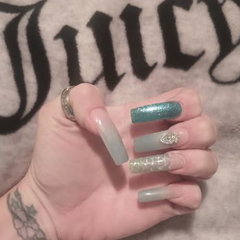 Lee Nails - Nail Salons Near Me - Cincinnati, Ohio Lee Nails - Nail Salons Near Me - Cincinnati, Ohio