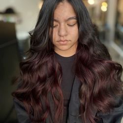 Divine Salon