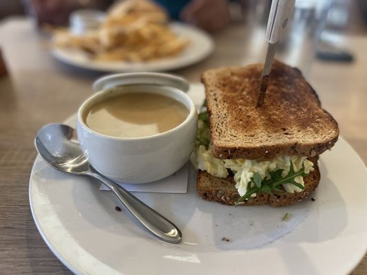 Nonni's Bistro by null