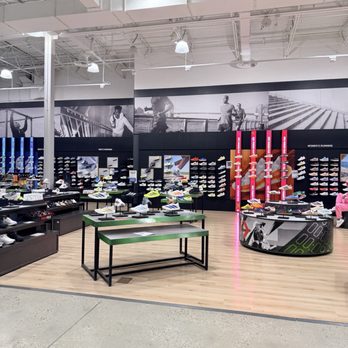 DICK'S Sporting Goods - Sports Wear Near Me - Falls Church, Virginia DICK'S Sporting Goods - Sports Wear Near Me - Falls Church, Virginia