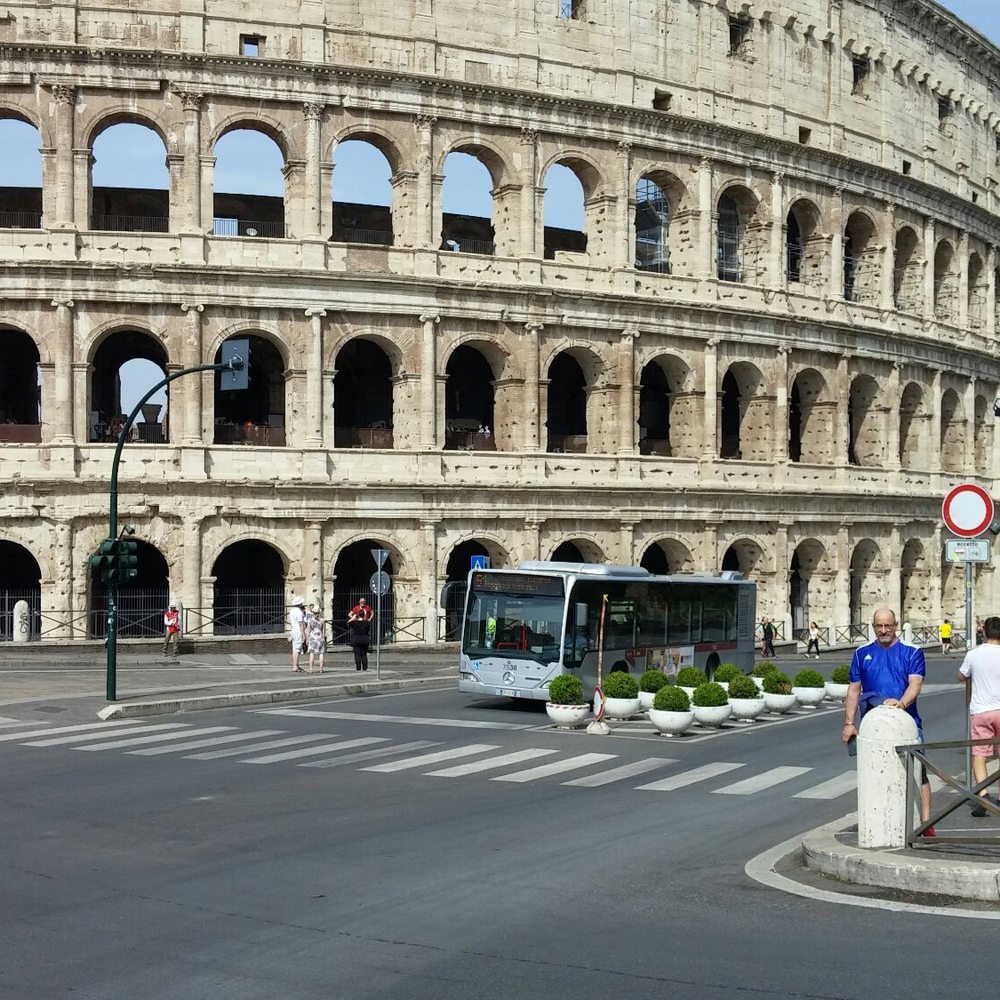 Colosseo - Recently renovated - Local Flavor Near Me - Rome, RM