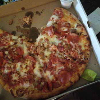 Royal Pizza Wings & Subs - Love love LOVE Royal Pizzas pizza! - Pizza Near Me - Dundalk, Maryland