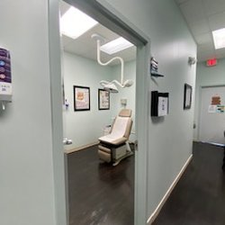 Advanced Dermatology and Cosmetic Surgery - Surgical Room