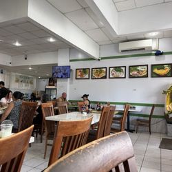 Pho Que Huong - Tables