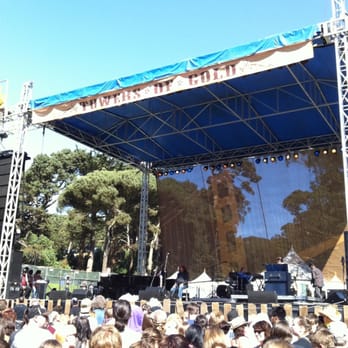 Speedway Meadow - Dr. House rocks the stage! - Parks Near Me - San Francisco, California