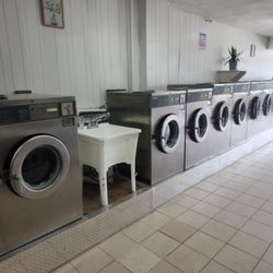 St Albans Laundromat - Laundry sink