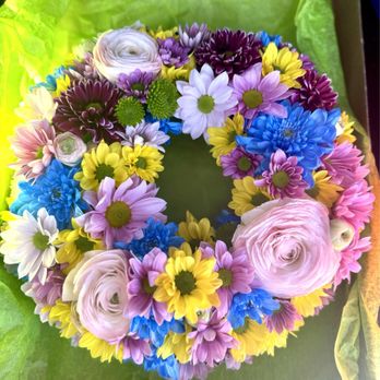 Thrifty Foods - Flowers (wreath) - Grocery Near Me - Delta, British Columbia Thrifty Foods - Flowers (wreath) - Grocery Near Me - Delta, British Columbia