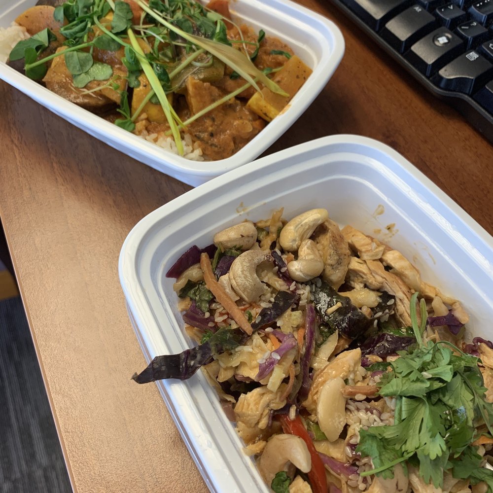Munch - Masala Chicken and Thai Chicken Salad - Food Delivery Services Near Me Munch - Masala Chicken and Thai Chicken Salad - Food Delivery Services Near Me