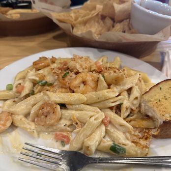 Chili's - Cajun Pasta Chips & Salsa Crispy Chicken Crispers Combo - American Near Me - Bakersfield, California Chili's - Cajun Pasta Chips & Salsa Crispy Chicken Crispers Combo - American Near Me - Bakersfield, California