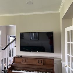 Kenneth Marshall Electric - TV mount with electrical and cables behind