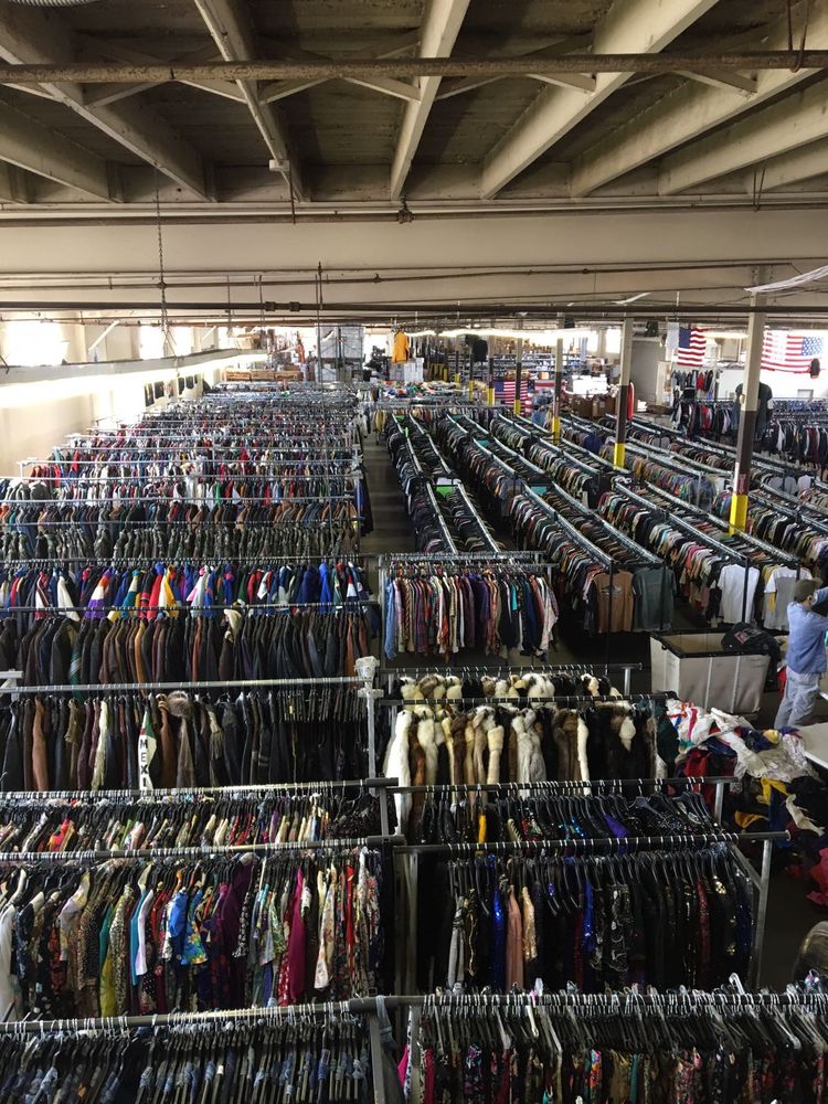 WHOLESALE VINTAGE CLOTHING DISTRICT Updated September 2024