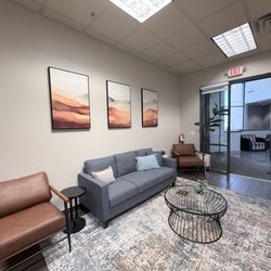 Vital Minds Therapy - Beautiful waiting area with lots of seating