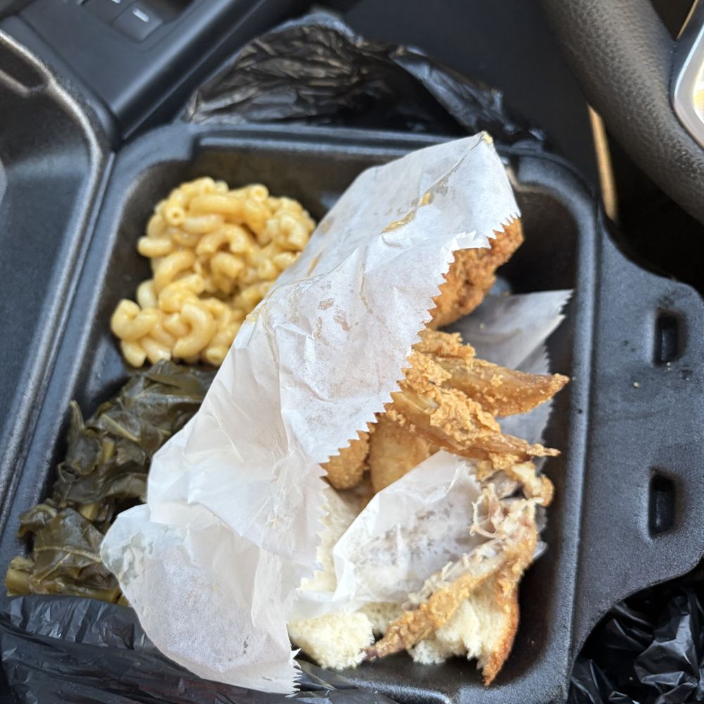 Fingerz - Fried chicken, macaroni and greens. - Soul Food Near Me - Snellville, Georgia