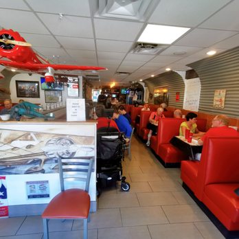 Brooks Burgers - Hot Dogs Near Me - Naples, Florida