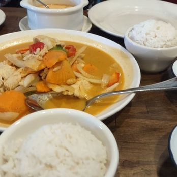 Basil Leaf - Massaman chicken curry 1* on heat spice index ... next time trying 2* spice index - Thai Near Me - Elyria, Ohio