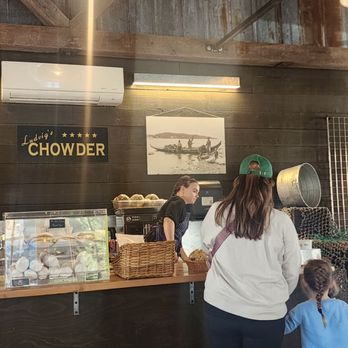 Ludvig's Chowder Cart - Cafes Near Me - Sitka, Alaska