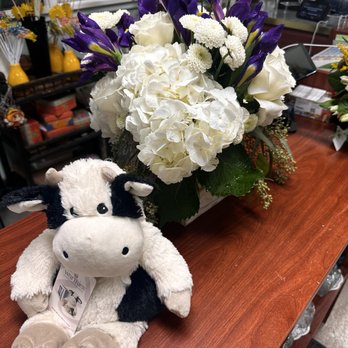 Stargazer Blossoms and Custom Gifts - Florists Near Me - Fallon, Nevada Stargazer Blossoms and Custom Gifts - Florists Near Me - Fallon, Nevada