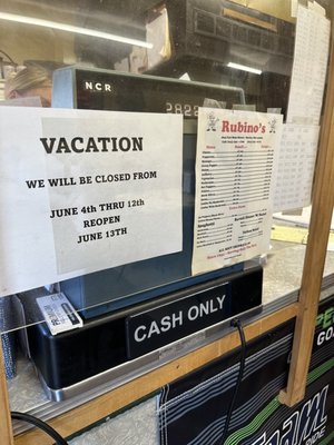 Rubinos Pizza by null