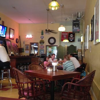 The Flying Pig - Interior - Sandwiches Near Me - San Francisco, California